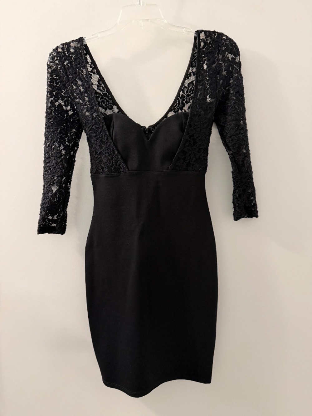 Black Lace Bodycon Mini Dress V-Neck Cocktail Dress Size Small NEW NWT